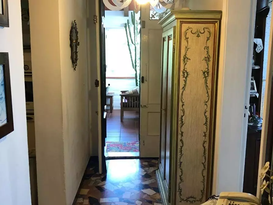 Immagine 14 di Villa in vendita  a Massa