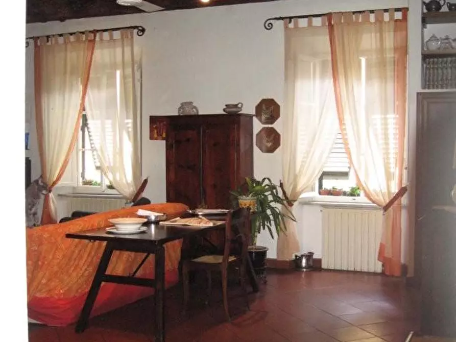 Immagine 2 di Appartamento in vendita  a Lucca