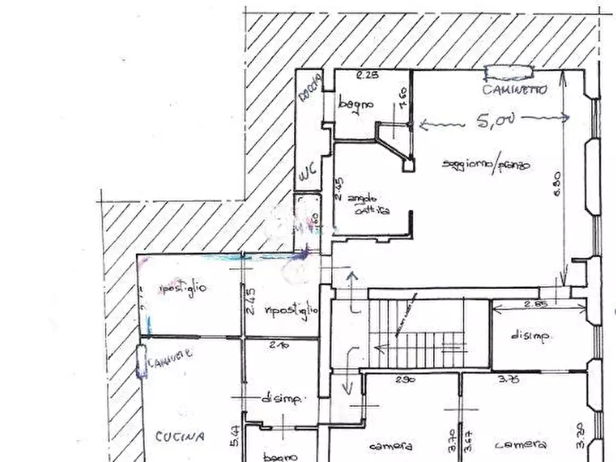 Immagine 9 di Appartamento in vendita  a Lucca