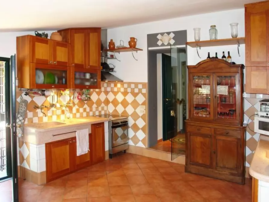 Immagine 12 di Casa colonica in vendita  a Rosignano Marittimo