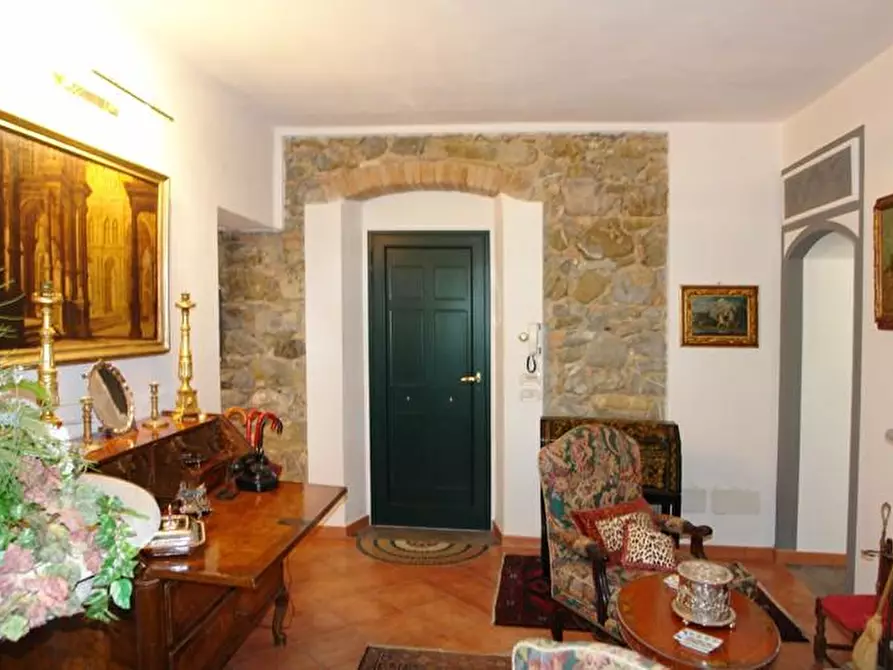 Immagine 2 di Casa colonica in vendita  a Rosignano Marittimo