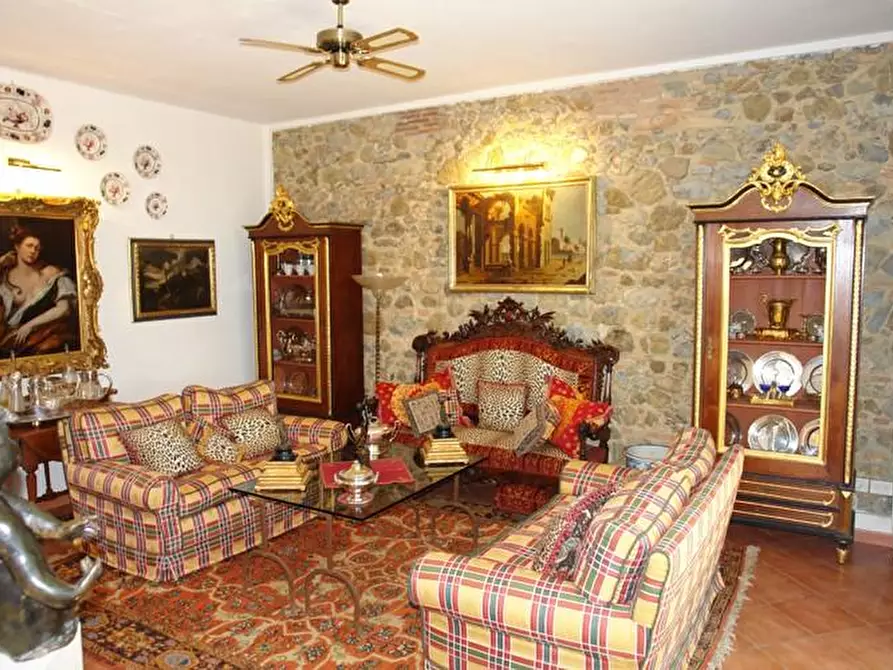 Immagine 10 di Casa colonica in vendita  a Rosignano Marittimo