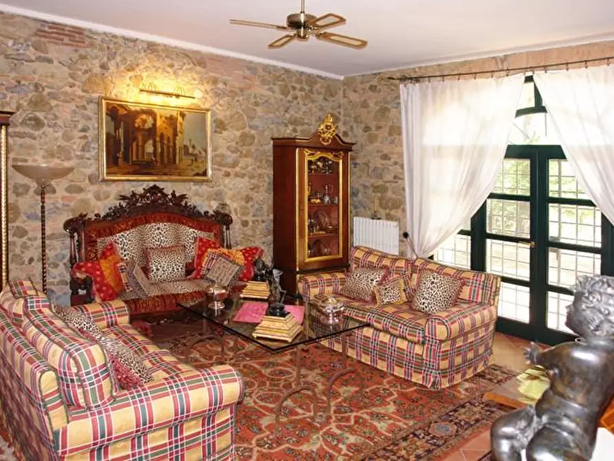 Immagine 11 di Casa colonica in vendita  a Rosignano Marittimo