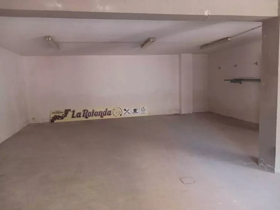 Immagine 1 di Laboratorio in affitto  a Bientina