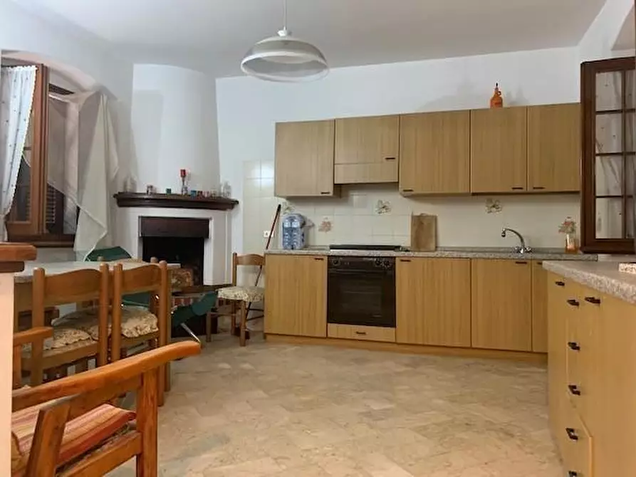 Immagine 3 di Casa indipendente in vendita  a Ortonovo