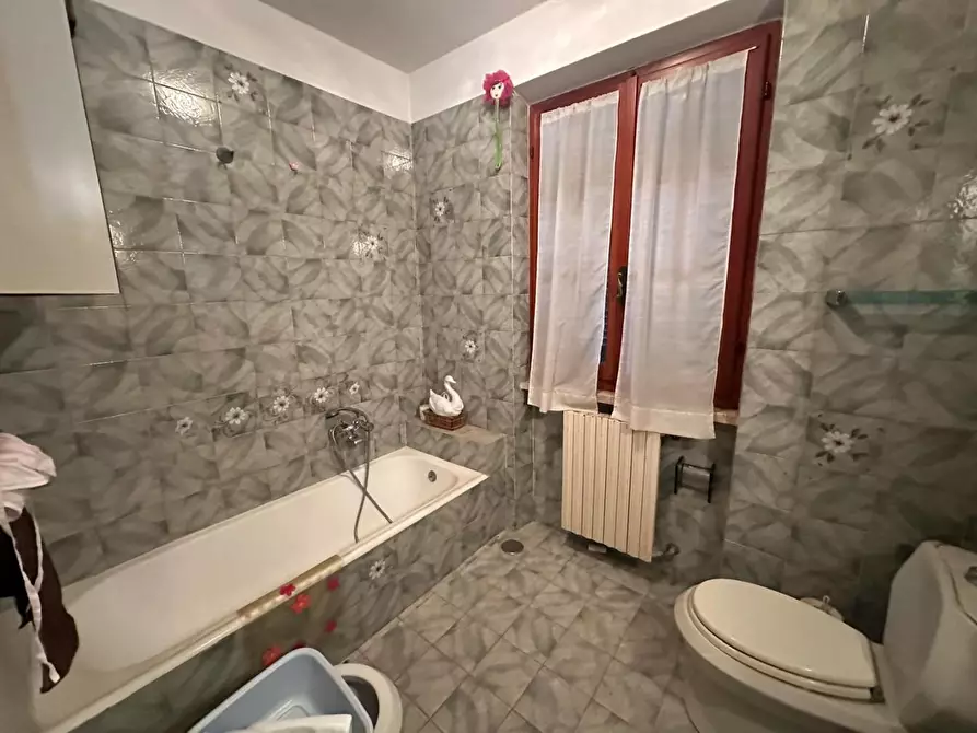 Immagine 65 di Casa indipendente in vendita  a Ortonovo