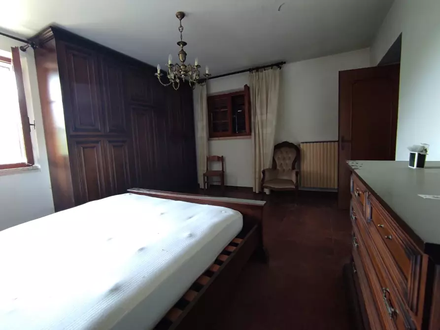 Immagine 28 di Casa indipendente in vendita  a Ortonovo