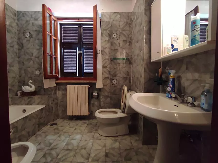 Immagine 32 di Casa indipendente in vendita  a Ortonovo