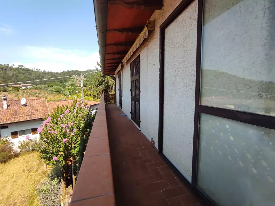 Immagine 11 di Casa indipendente in vendita  a Ortonovo