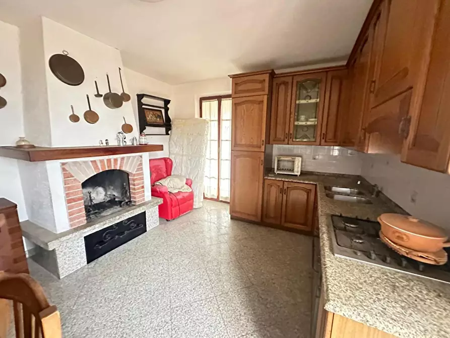 Immagine 55 di Casa indipendente in vendita  a Ortonovo