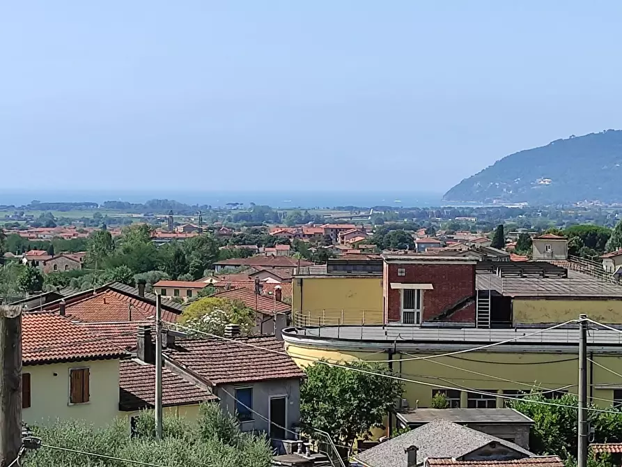 Immagine 1 di Casa indipendente in vendita  a Ortonovo