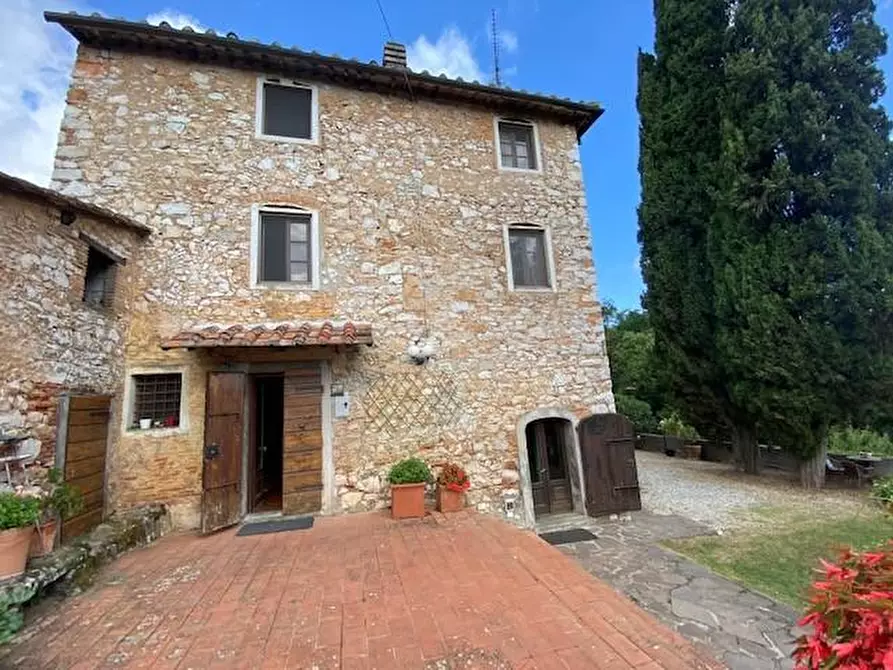 Immagine 2 di Rustico / casale in vendita  a Lucca