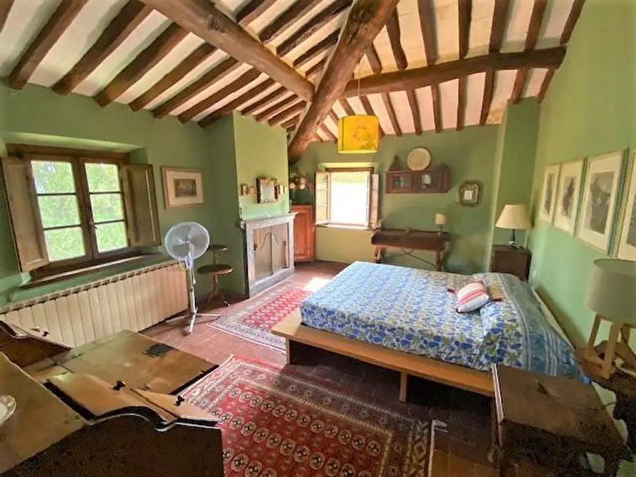 Immagine 13 di Rustico / casale in vendita  a Lucca