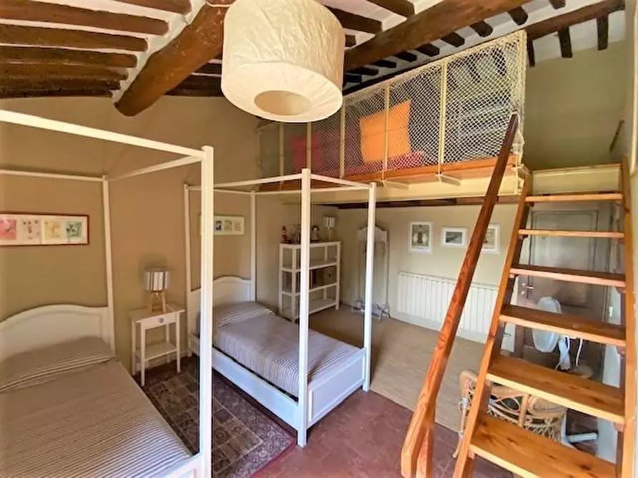 Immagine 16 di Rustico / casale in vendita  a Lucca