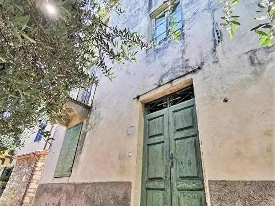 Immagine 1 di Casa indipendente in vendita  a Lucca