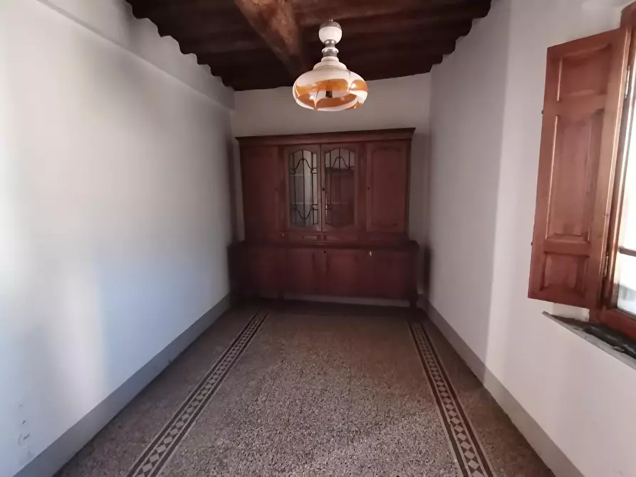 Immagine 14 di Palazzo in vendita  a Palaia