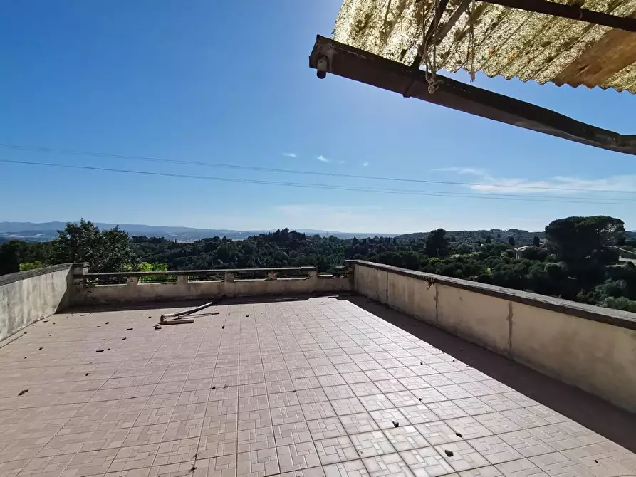 Immagine 13 di Palazzo in vendita  a Palaia