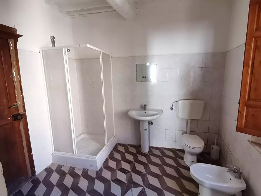 Immagine 12 di Palazzo in vendita  a Palaia