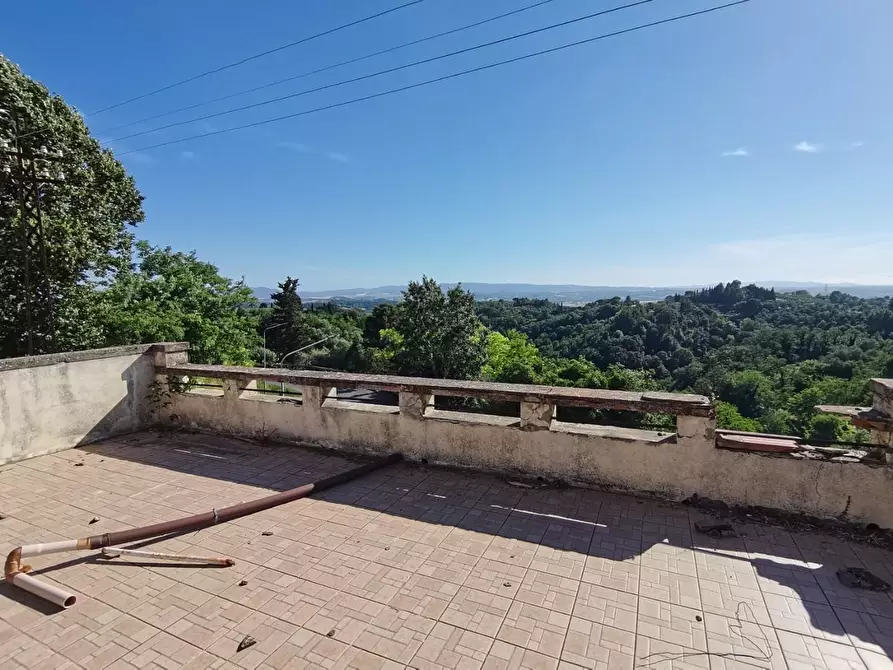 Immagine 21 di Palazzo in vendita  a Palaia