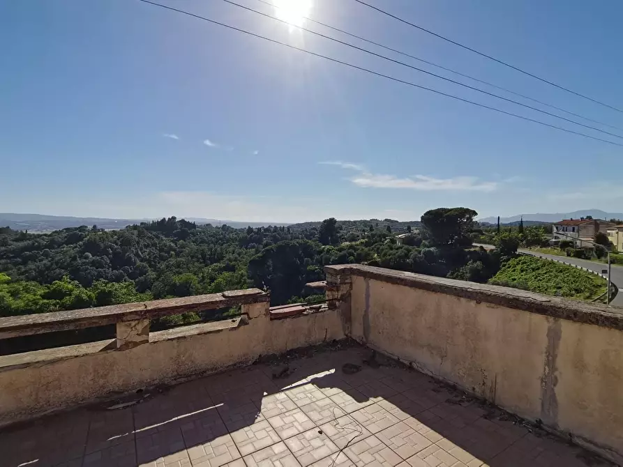 Immagine 20 di Palazzo in vendita  a Palaia