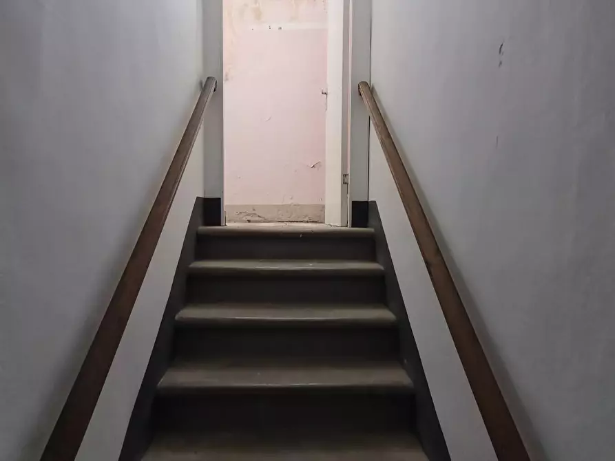 Immagine 11 di Palazzo in vendita  a Palaia