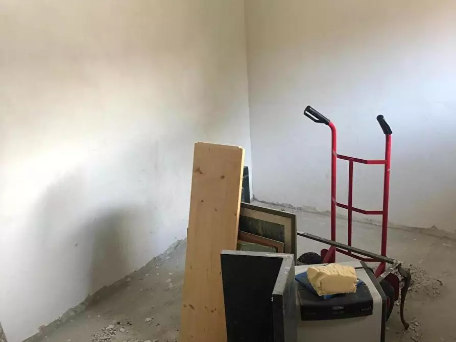 Immagine 10 di Villetta a schiera in vendita  a Carrara