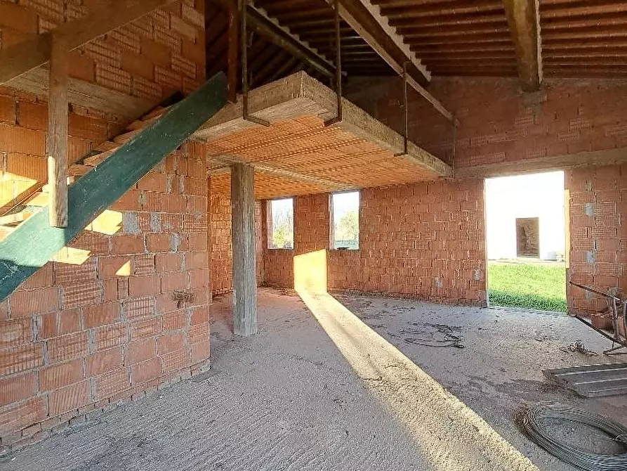 Immagine 3 di Villa in vendita  a San Giuliano Terme