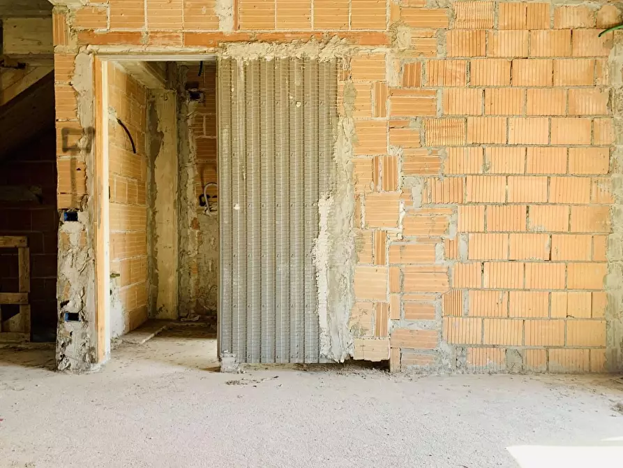 Immagine 3 di Villetta a schiera in vendita  a Camaiore