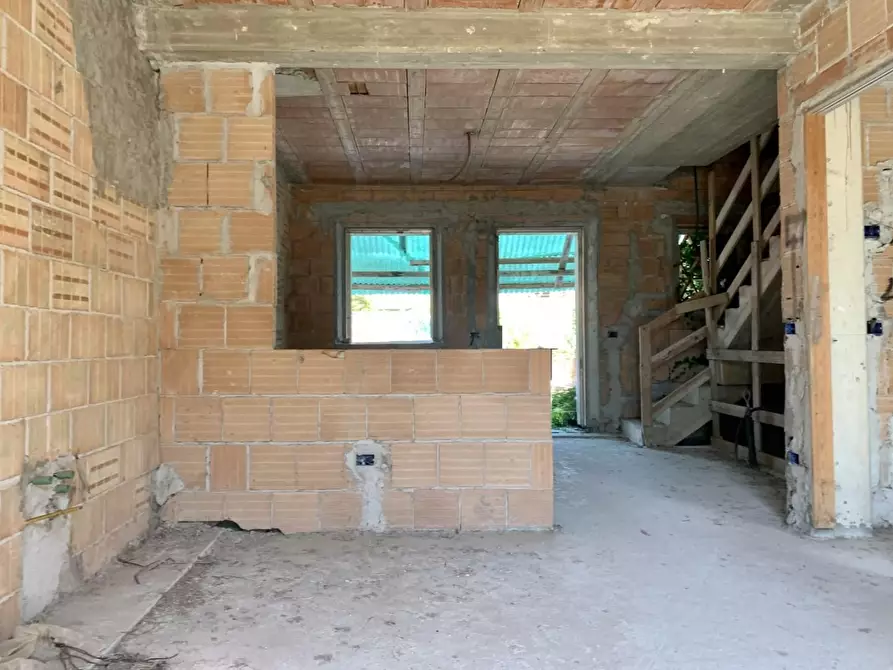 Immagine 2 di Villetta a schiera in vendita  a Camaiore