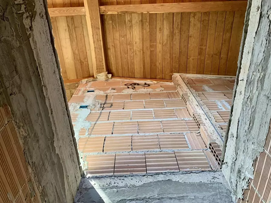 Immagine 12 di Villetta a schiera in vendita  a Camaiore