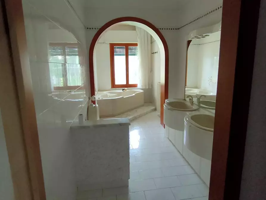 Immagine 16 di Villa in vendita  a Rosignano Marittimo