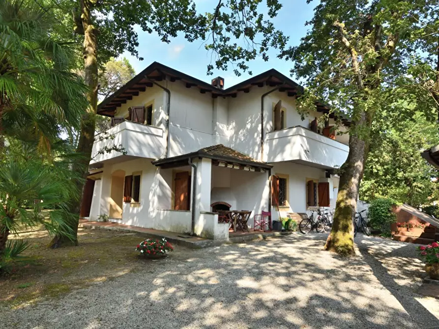 Immagine 6 di Casa bifamiliare in vendita  a Massa