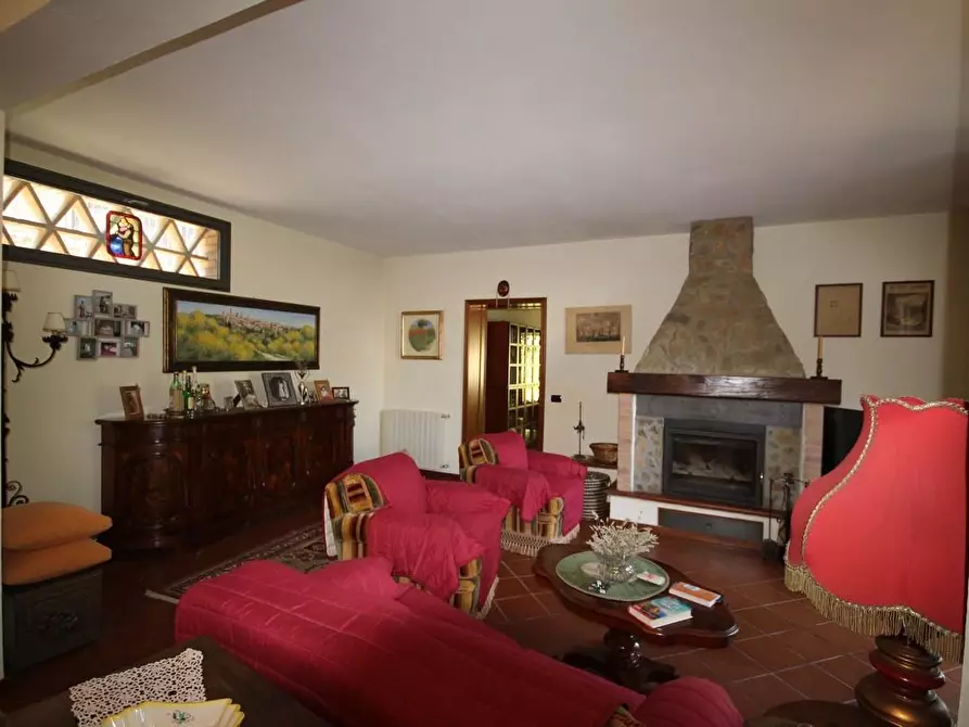 Immagine 3 di Villa in vendita  a Murlo