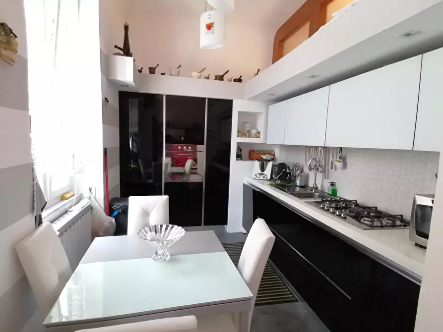 Immagine 6 di Appartamento in vendita  a Carrara