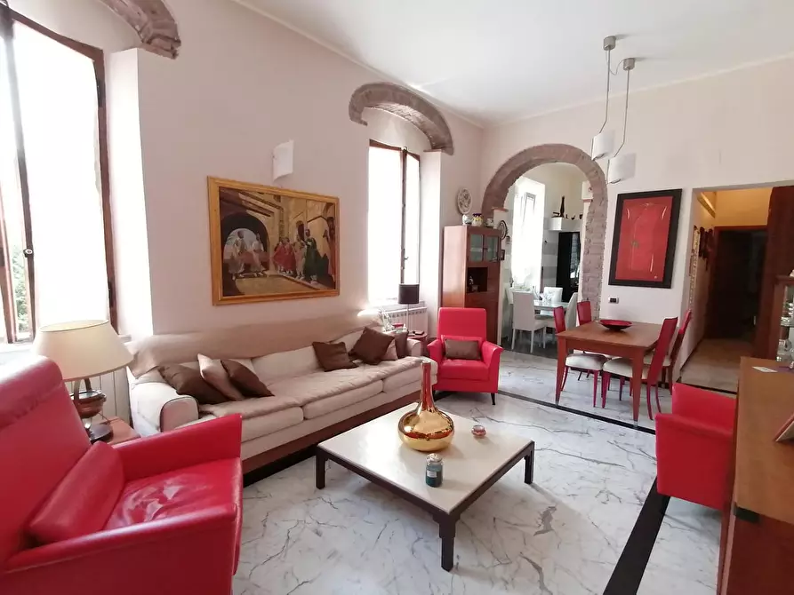 Immagine 2 di Appartamento in vendita  a Carrara