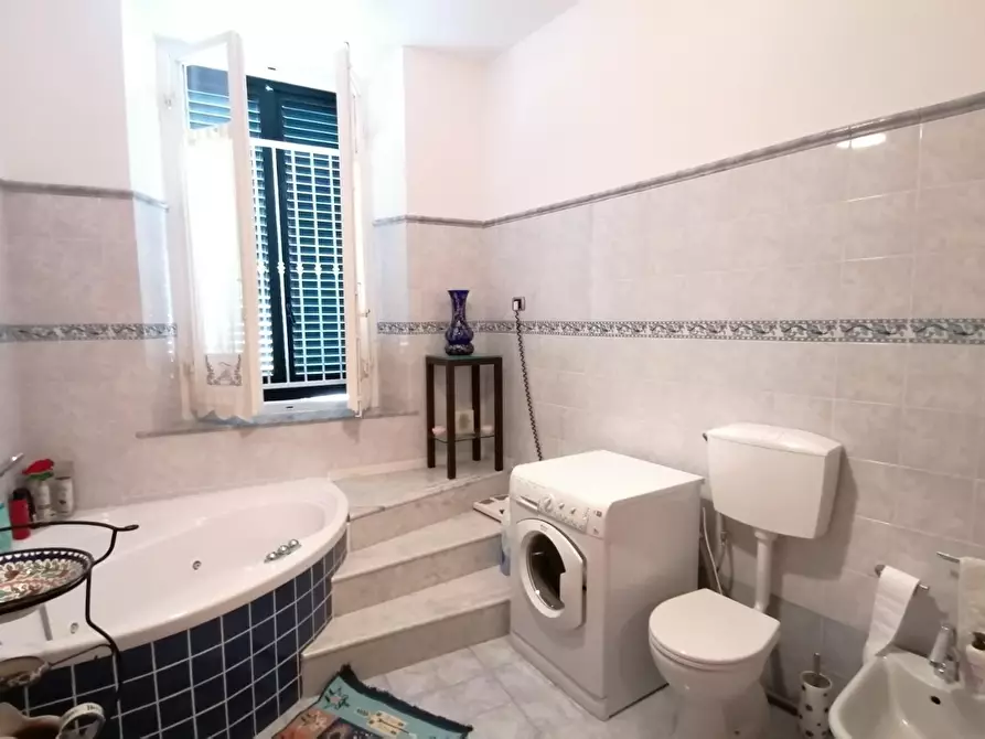 Immagine 11 di Appartamento in vendita  a Carrara