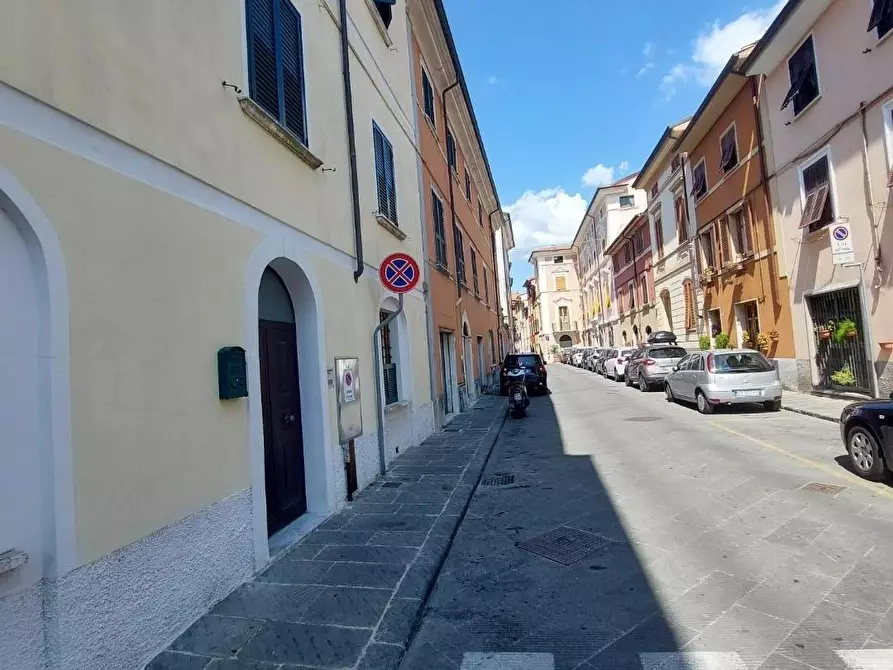 Immagine 14 di Appartamento in vendita  a Massa