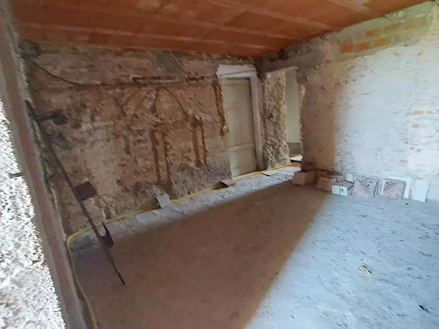 Immagine 13 di Appartamento in vendita  a Massa