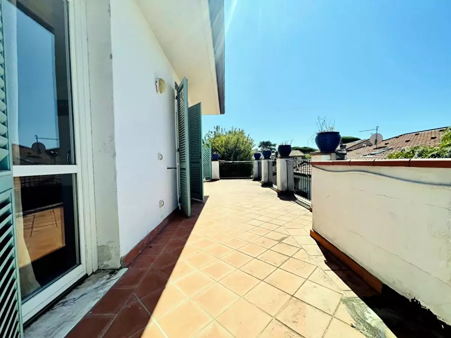 Immagine 56 di Villa in vendita  a Pietrasanta