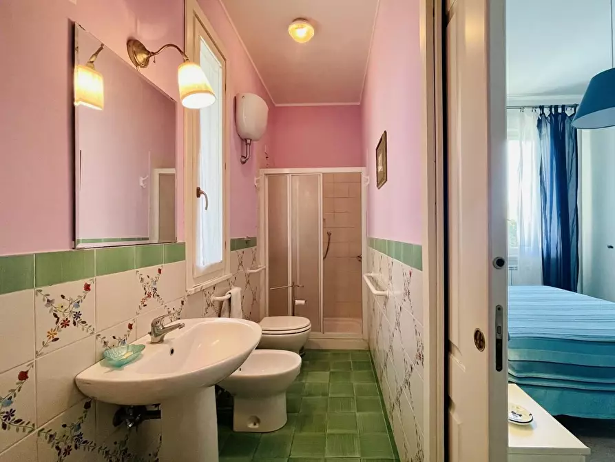 Immagine 19 di Villa in vendita  a Pietrasanta