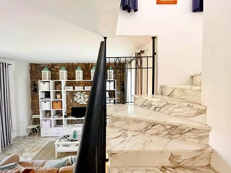 Immagine 48 di Villa in vendita  a Pietrasanta