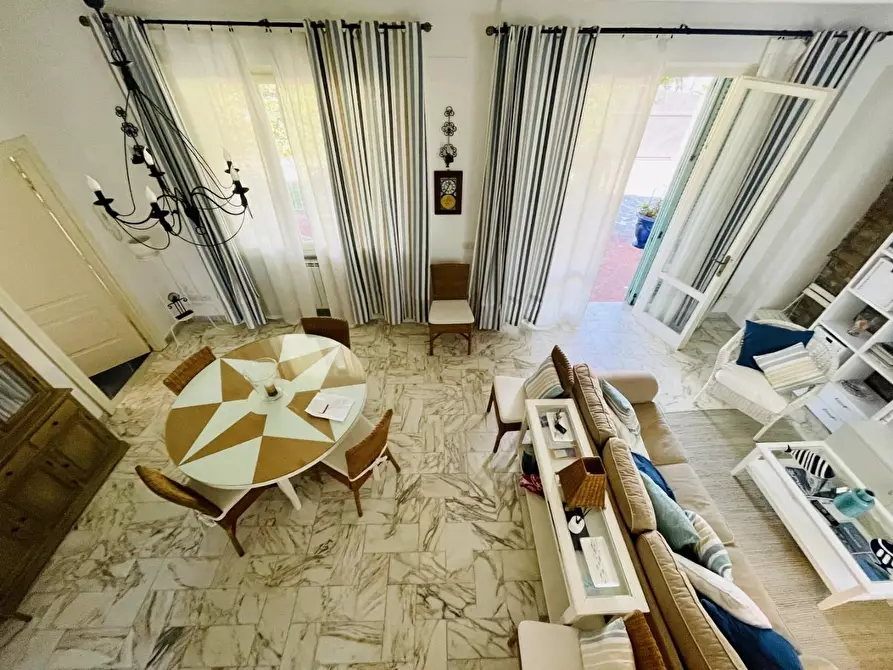 Immagine 46 di Villa in vendita  a Pietrasanta