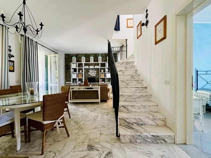 Immagine 28 di Villa in vendita  a Pietrasanta