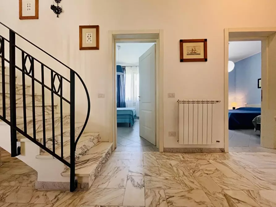 Immagine 15 di Villa in vendita  a Pietrasanta