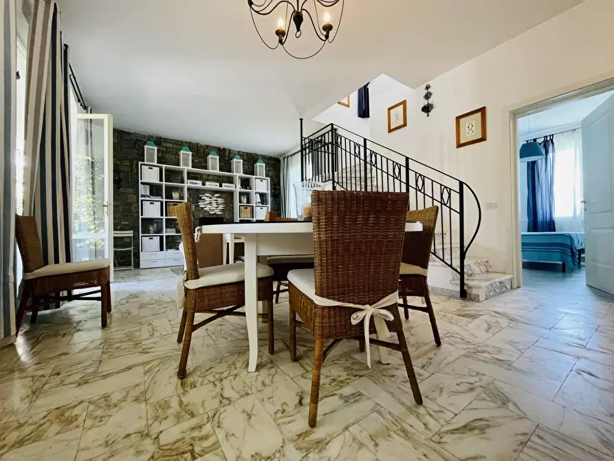 Immagine 10 di Villa in vendita  a Pietrasanta