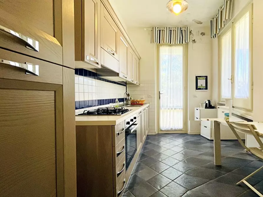 Immagine 14 di Villa in vendita  a Pietrasanta