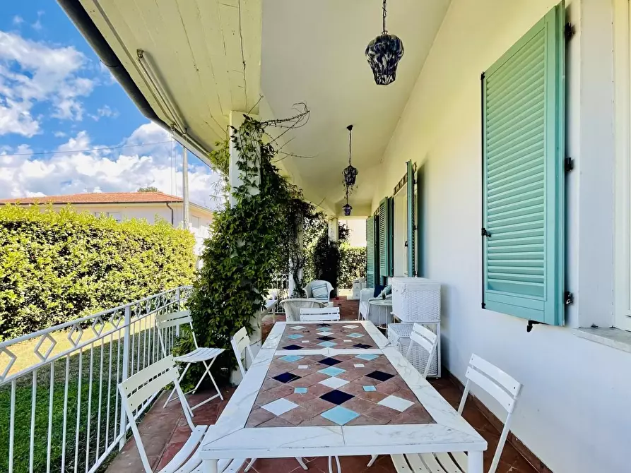 Immagine 55 di Villa in vendita  a Pietrasanta