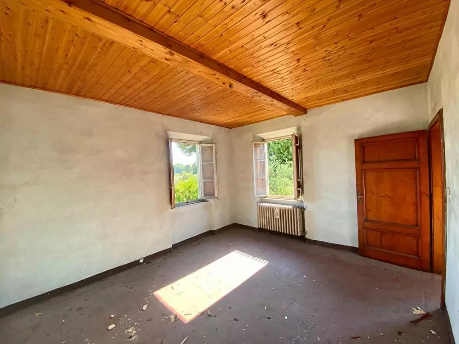 Immagine 21 di Rustico / casale in vendita  a Capannori