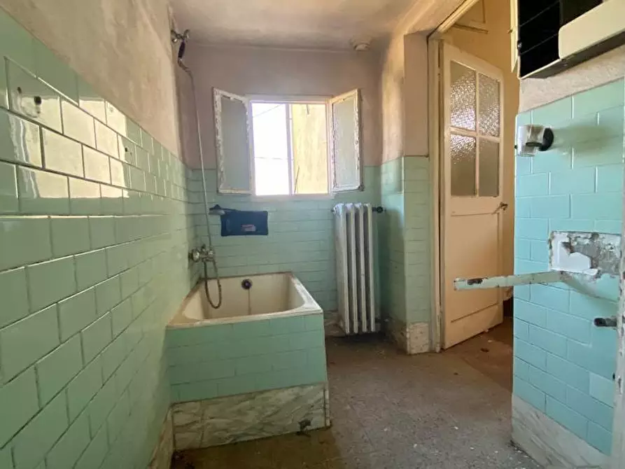 Immagine 25 di Rustico / casale in vendita  a Capannori