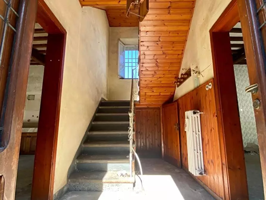 Immagine 9 di Rustico / casale in vendita  a Capannori